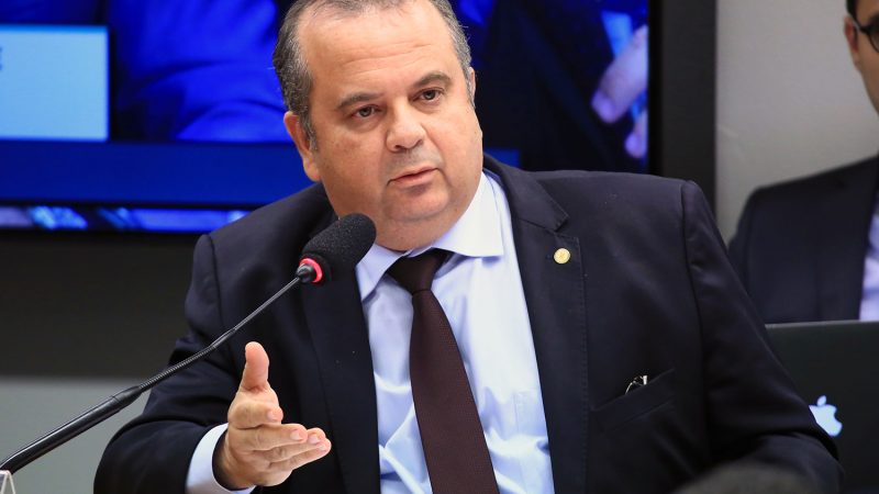 Orçamento secreto banca obra que favorece ministro Rogério Marinho