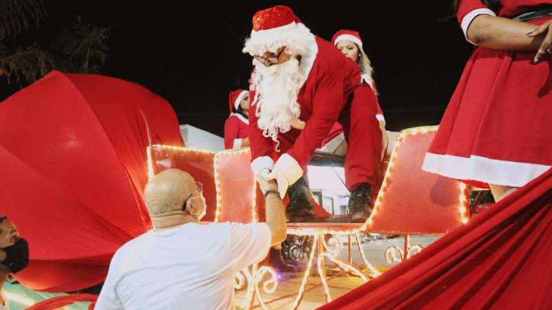 Prefeito Zé Figueiredo recebe Papai Noel e abre o “Natal da Gente”