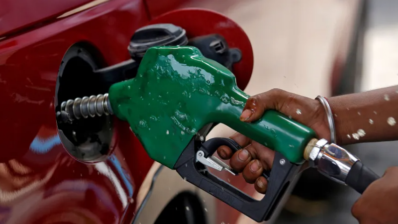 Com 6ª semana seguida de alta, média de preço do litro de gasolina vai a R$ 5,05