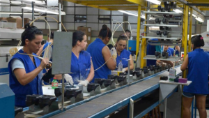 Indústria do Brasil tem 68º desempenho no 1º semestre no mundo