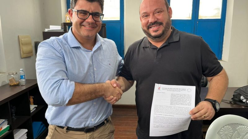 Prefeito Wilsinho assina contrato de compra do terreno para instalação do Distrito Empresarial em Canguaretama