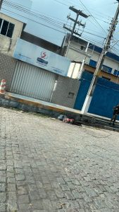 Homem morre eletrocutado após tentar roubar fios em Petrópolis