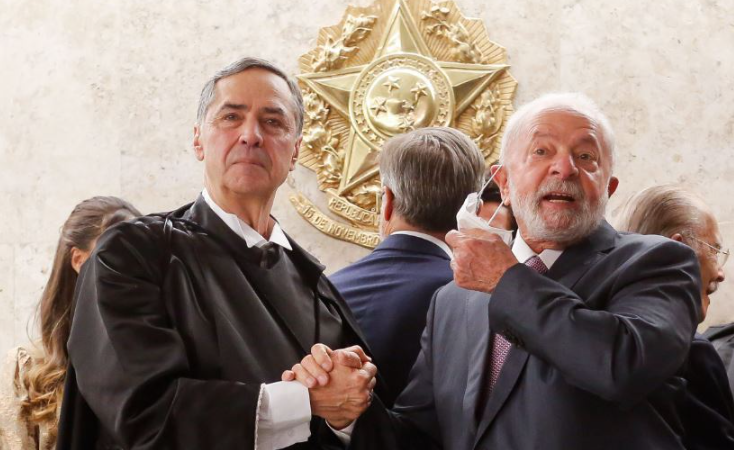 Lula faz confraternização de fim de ano com ministros do STF