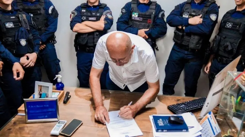 Prefeito Zé Figueiredo sanciona lei que concede reajuste adicional de alta periculosidade à Guarda Municipal